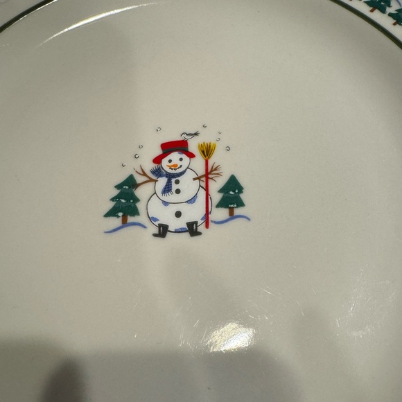 Pfaltgraff Snow Village Set of 4 Dinner Plates 11x11 - Picture 2 of 4
